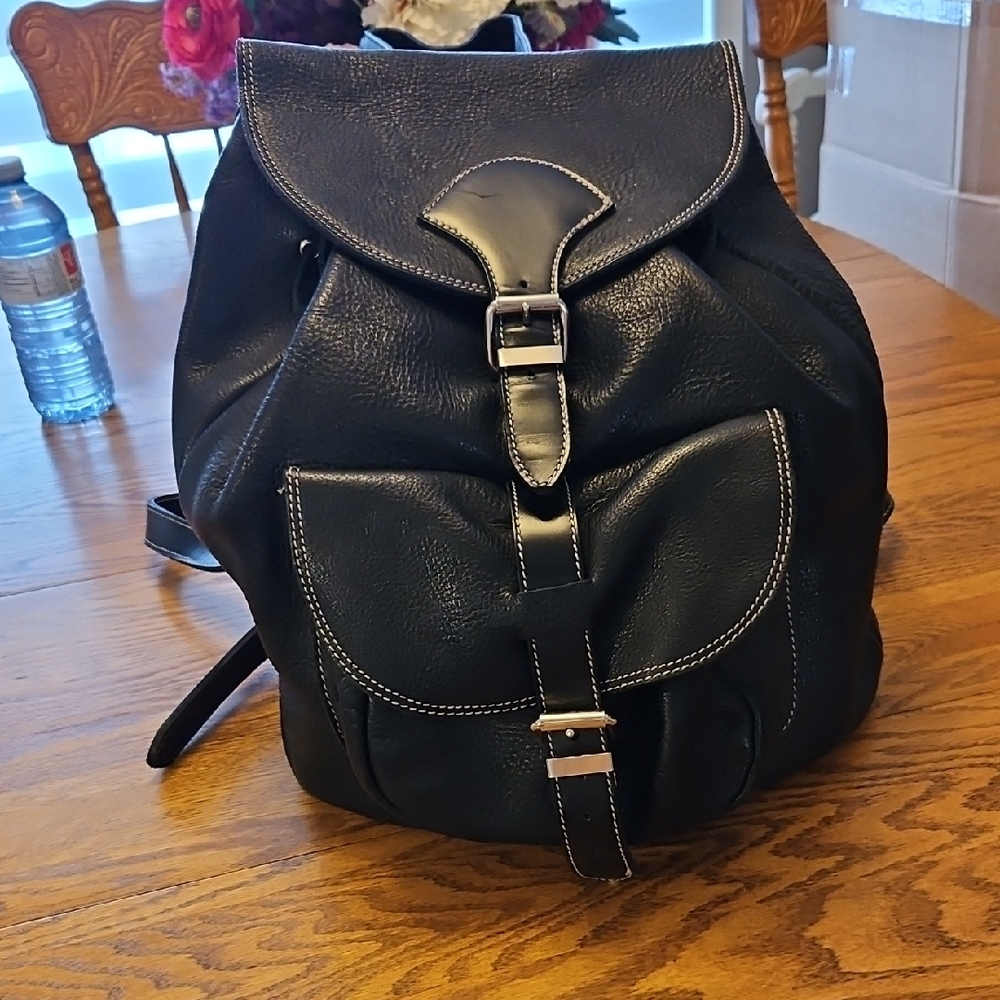 Roots Black Leather Backpack - Picture 3 of 15